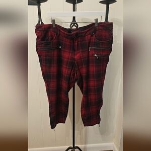 Torrid 24 Plaid Red Cropped Pants